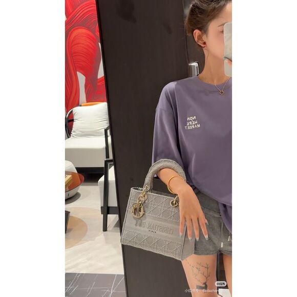 Dior Women Pre-Loved Bag Very Good Condition - Picture 9 of 9